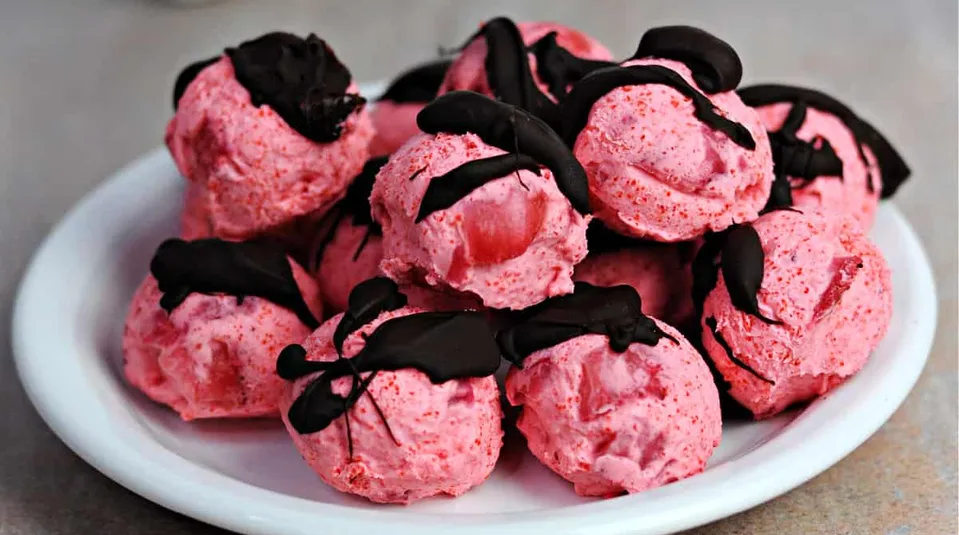 blackberry keto fat bombs